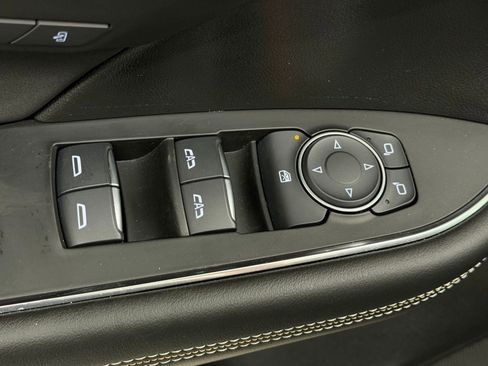 Used 2025 Buick Envision Sport Touring AWD/4WD image 19