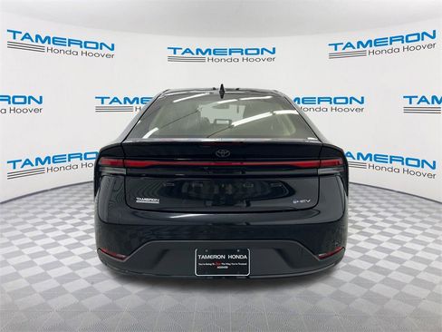 Used 2024 Toyota Prius LE image 4