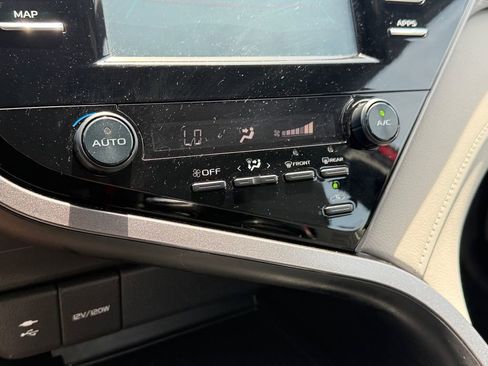 Used 2019 Toyota Camry SE FWD image 35