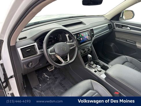 Used 2023 Volkswagen Atlas SEL Premium AWD/4WD image 2