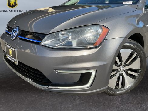 Used 2016 Volkswagen e-Golf SE w/ DC Fast Charging Package image 9