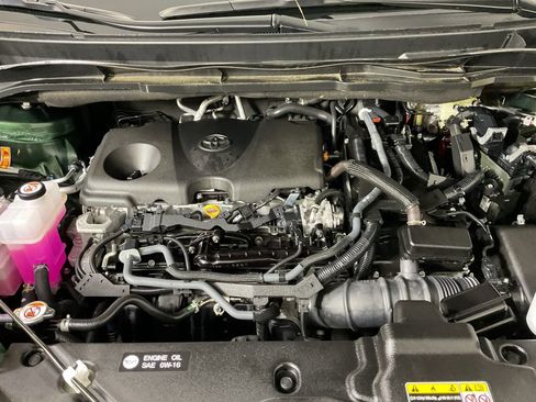Used 2025 Toyota Sienna XLE FWD image 26