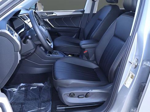 Certified 2023 Volkswagen Tiguan SE FWD image 15
