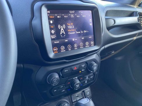 Certified 2022 Jeep Renegade Altitude image 22