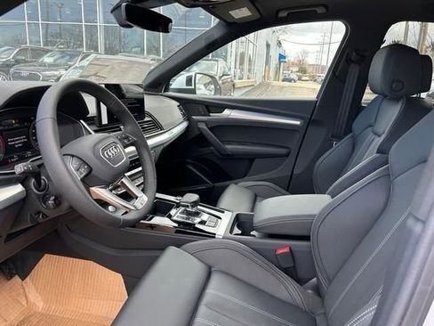 Used 2025 Audi Q5 2.0T Premium Plus w/ Premium Plus Package AWD/4WD image 10