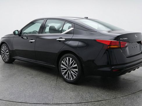 Used 2025 Nissan Altima 2.5 SV image 6