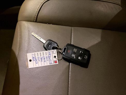 Used 2017 Chevrolet Tahoe LT image 14