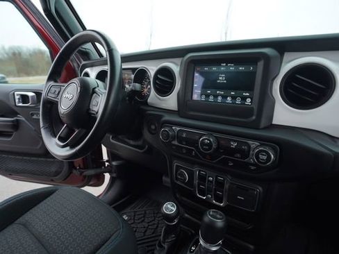 Used 2021 Jeep Wrangler Unlimited Islander image 32