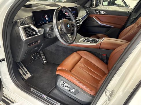 Used 2024 BMW X7 xDrive40i w/ M Sport Package AWD/4WD image 28