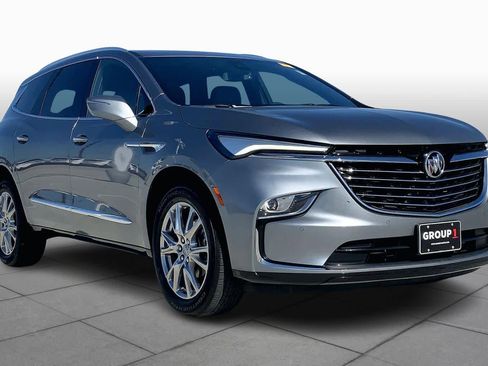 Used 2023 Buick Enclave Essence w/ Experience Buick Package image 3