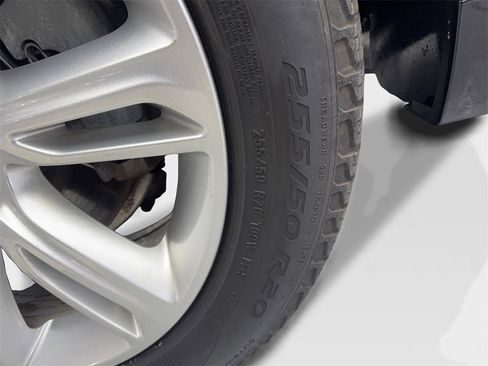 Used 2023 Land Rover Range Rover Velar S image 89