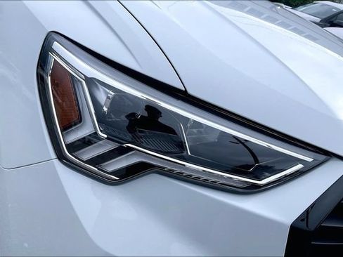 Certified 2025 Audi Q3 2.0T Premium Plus w/ Premium Plus Package AWD/4WD image 28