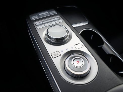 Used 2023 Genesis GV70 2.5T w/ Sport Prestige Package image 23