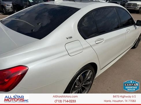 Used 2018 BMW M760i xDrive AWD/4WD image 12