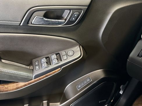Used 2020 Chevrolet Suburban LT AWD/4WD image 15