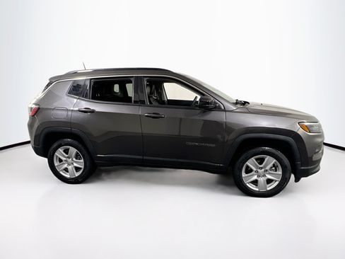 Used 2022 Jeep Compass Latitude AWD/4WD image 4