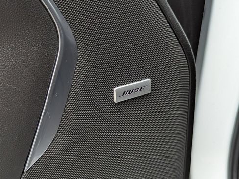 Used 2023 GMC Yukon SLT image 12