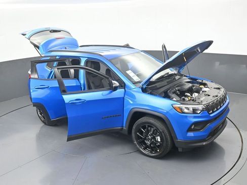 New 2026 Jeep Compass Latitude image 70