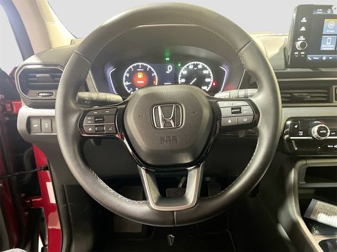 Used 2025 Honda Pilot EX-L image 11