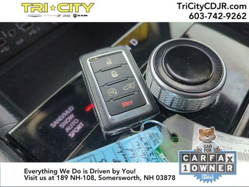 Used 2023 Jeep Grand Cherokee Limited w/ Luxury Tech Group II image 39