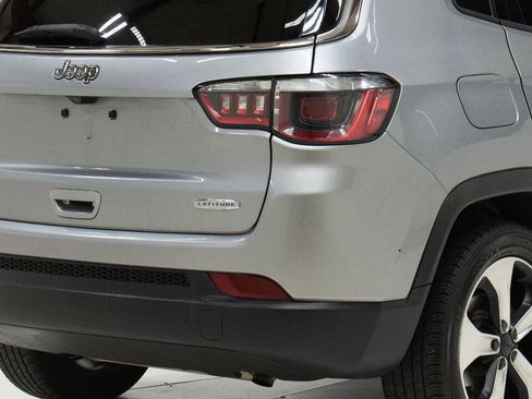 Used 2017 Jeep Compass Latitude w/ Popular Equipment Group FWD image 13