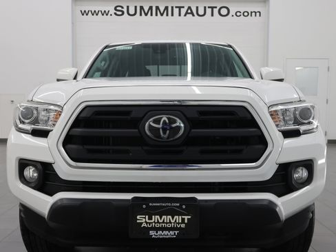 Used 2018 Toyota Tacoma SR5 AWD/4WD image 20