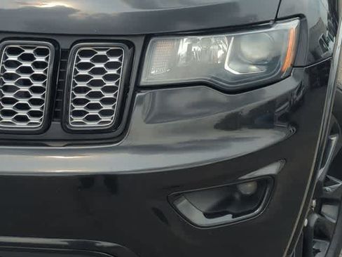 Used 2019 Jeep Grand Cherokee Altitude AWD/4WD image 11