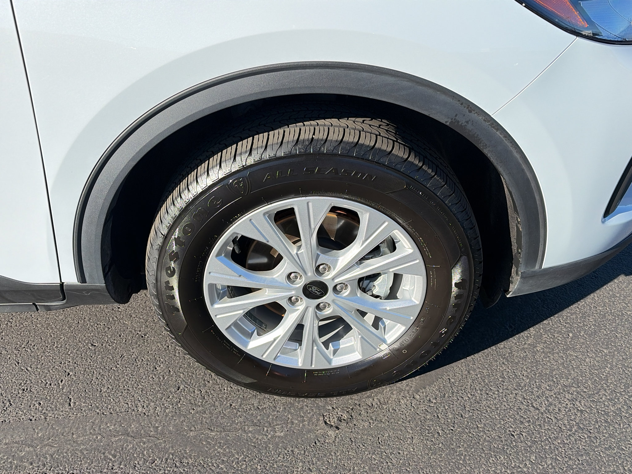 Used 2025 Ford Escape Active AWD/4WD image 9