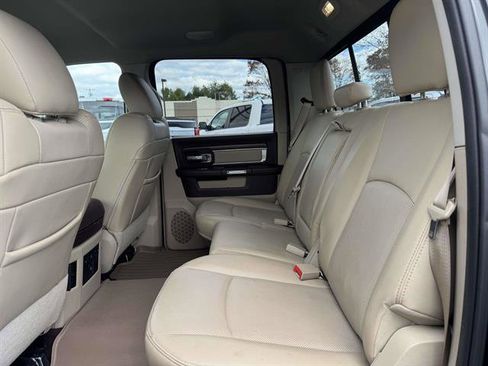 Used 2017 RAM 1500 Laramie w/ Convenience Group image 10