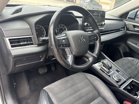 Used 2022 Mitsubishi Outlander SE FWD image 14