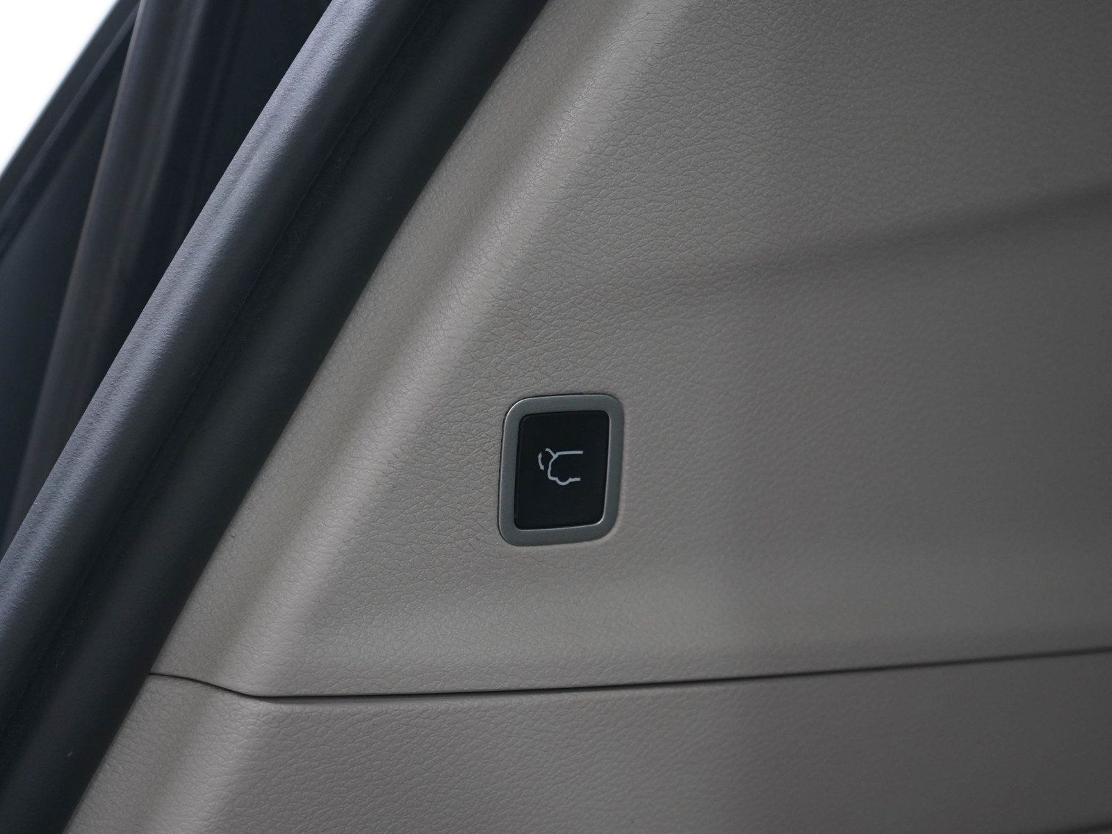 Used 2023 Chrysler Pacifica Touring-L FWD image 19