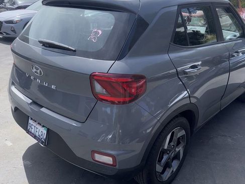 Used 2021 Hyundai Venue SEL w/ Cargo Package FWD image 8