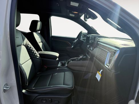 New 2026 GMC Canyon Denali image 19