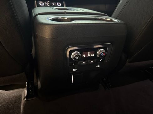 Used 2022 GMC Yukon Denali AWD/4WD image 35