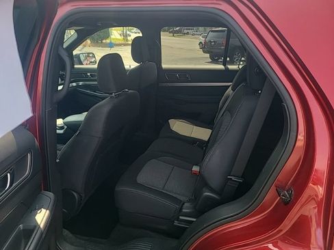 Used 2018 Ford Explorer XLT w/ Equipment Group 201A AWD/4WD image 13