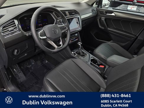 Used 2023 Volkswagen Tiguan SE image 9