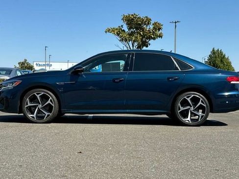 Certified 2021 Volkswagen Passat 2.0T R-Line image 7