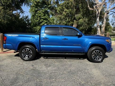 Used 2016 Toyota Tacoma 4x4 Double Cab image 3