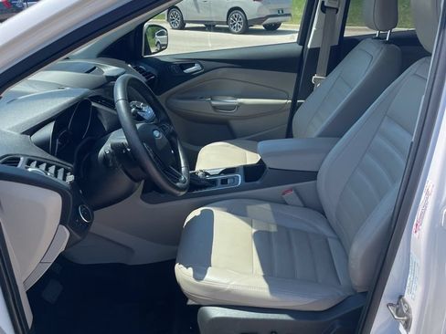 Used 2018 Ford Escape Titanium w/ Ford Safe & Smart Package AWD/4WD image 5