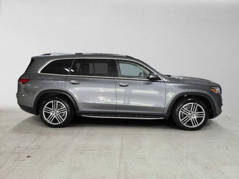 Used 2021 Mercedes-Benz GLS 450 4MATIC image 2