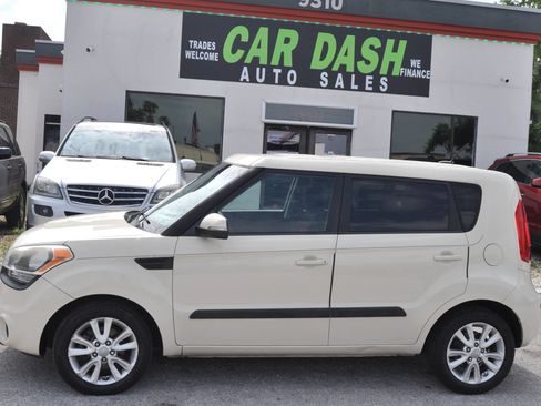Used 2013 Kia Soul + FWD image 4