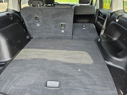 Used 2023 Jeep Grand Cherokee Laredo AWD/4WD image 14
