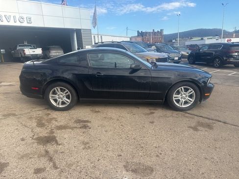 Used 2011 Ford Mustang Coupe image 6