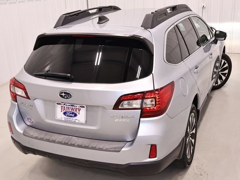 Used 2017 Subaru Outback 2.5i Limited AWD/4WD image 42