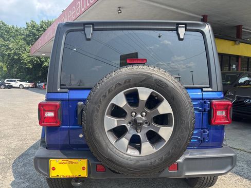 Used 2018 Jeep Wrangler Unlimited Sahara image 6