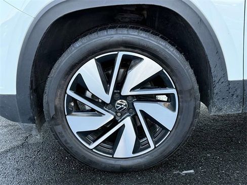 Used 2024 Volkswagen Atlas SE image 7