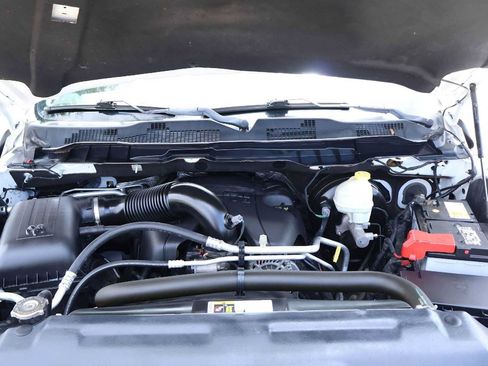 Used 2016 RAM 1500 Express RWD image 9