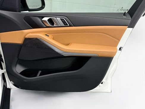 Used 2025 BMW X5 xDrive40i w/ Parking Assistance Package image 24