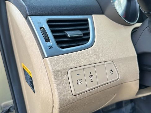 Used 2013 Hyundai Elantra GLS w/ Preferred Pkg image 34