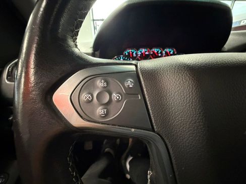 Used 2020 Chevrolet Suburban LT image 45